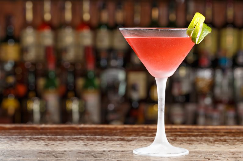 Aprenda a fazer 03 receitas de drinks com chás perfeitas para o verão