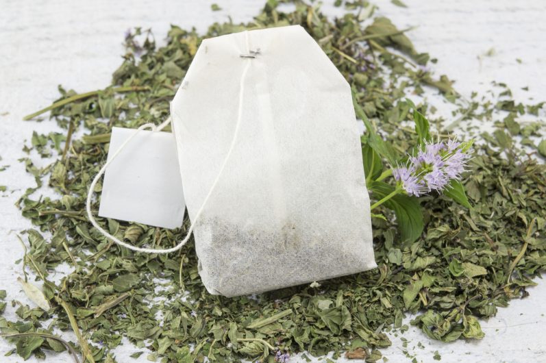 Práticos e deliciosos: saiba como são feitos os chás em sachê