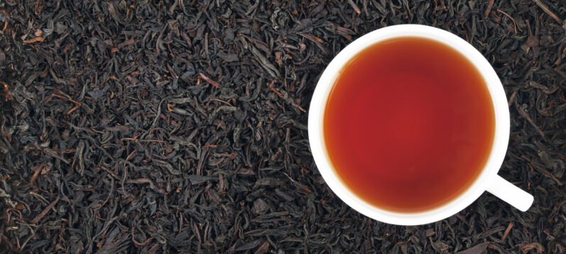 Por que tomar chá preto: benefícios da bebida para uma vida melhor