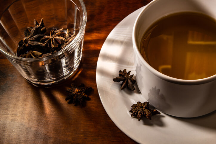 Maçã, canela, cravo e anis-estrelado para aromatizar a casa