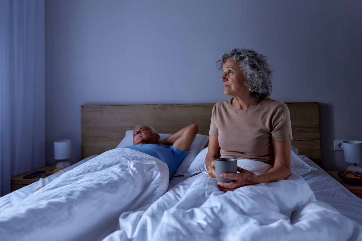Chás para esquentar e dormir melhor no inverno: aliados naturais contra a ansiedade e a insônia